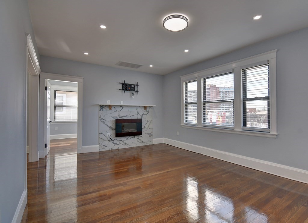 9 Elm Ave # 9
