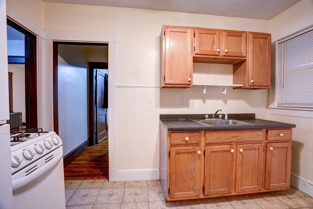 60 Raycroft Street # 1L