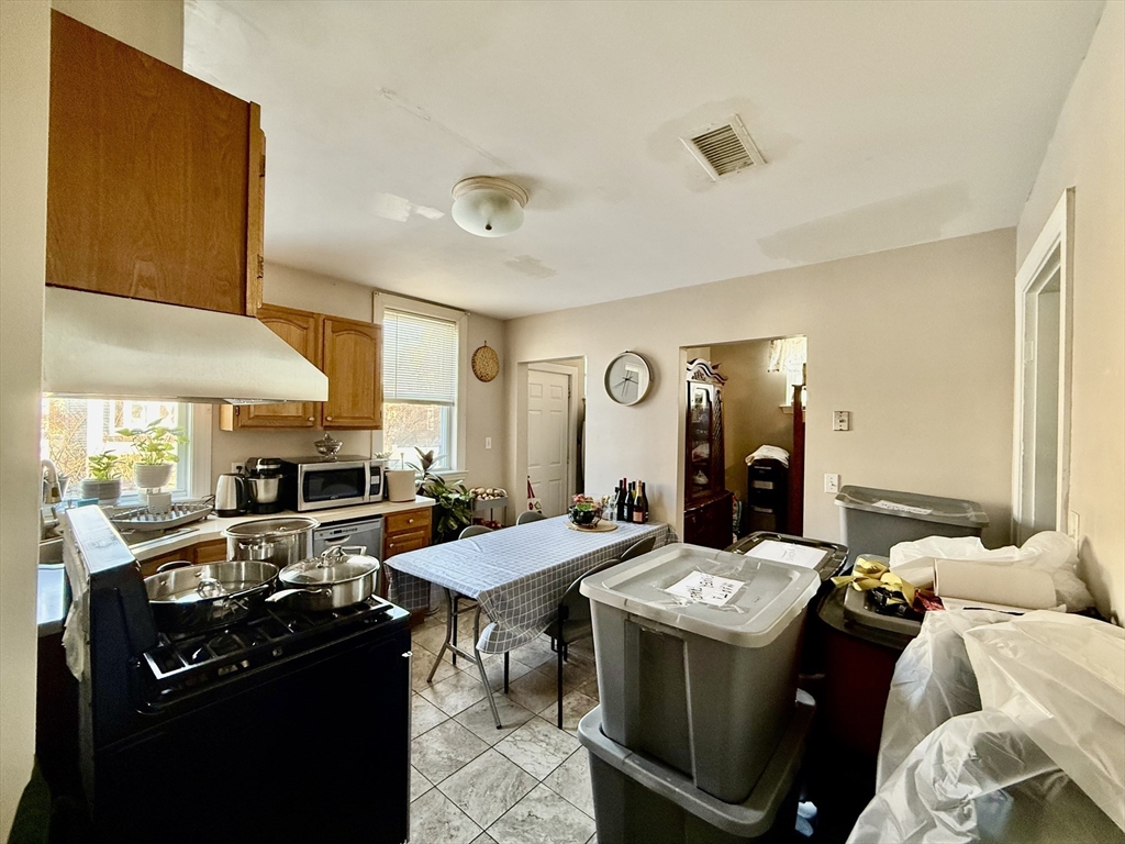 70 Holbrook Ave # 2