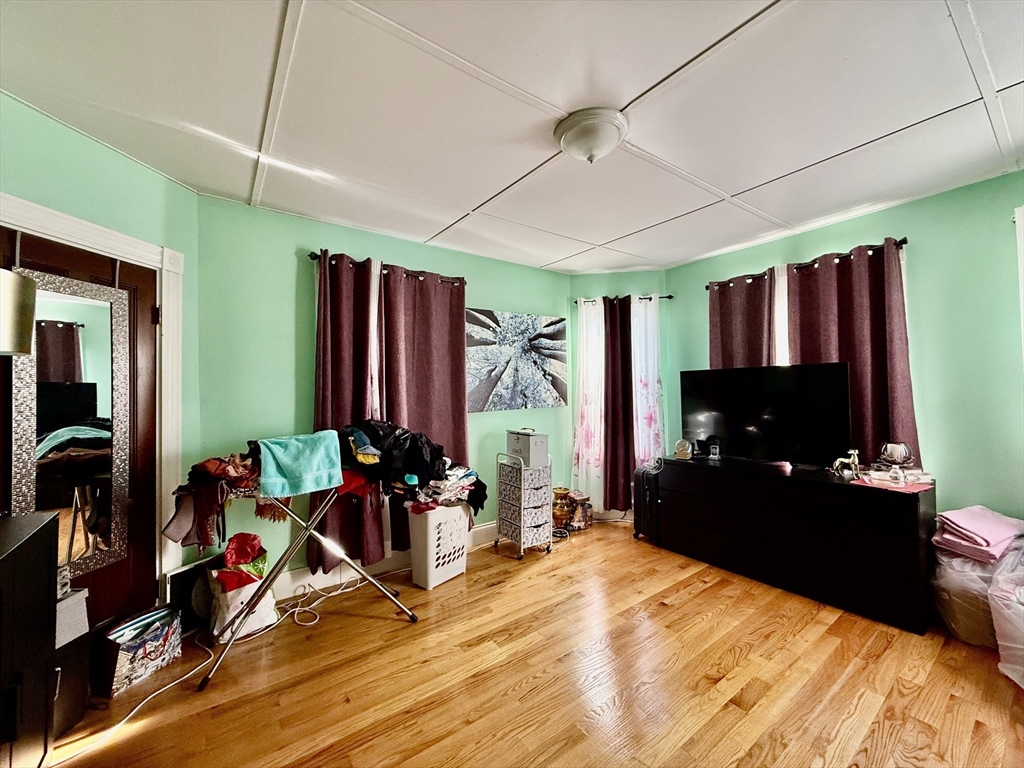 70 Holbrook Ave # 2