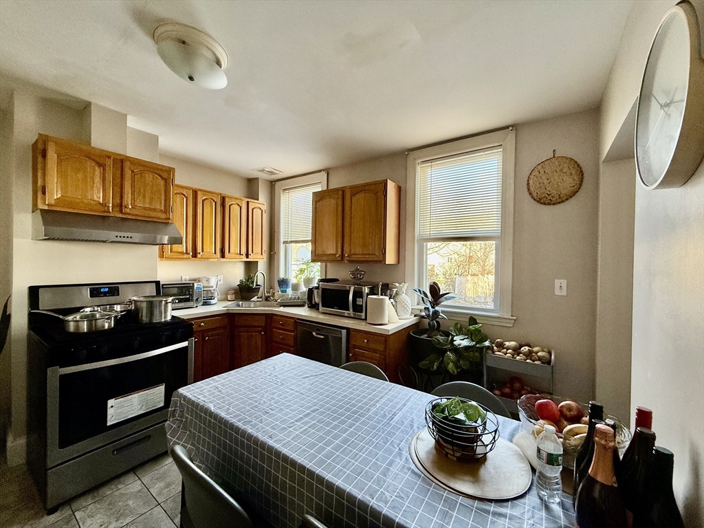 70 Holbrook Ave # 2