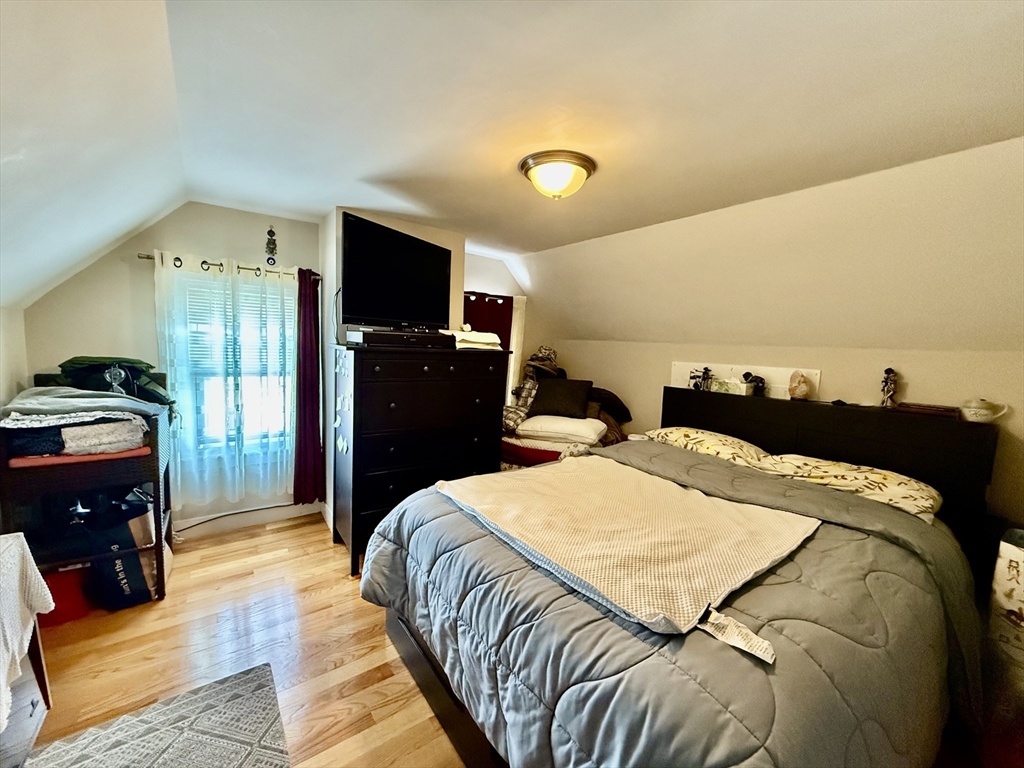 70 Holbrook Ave # 2