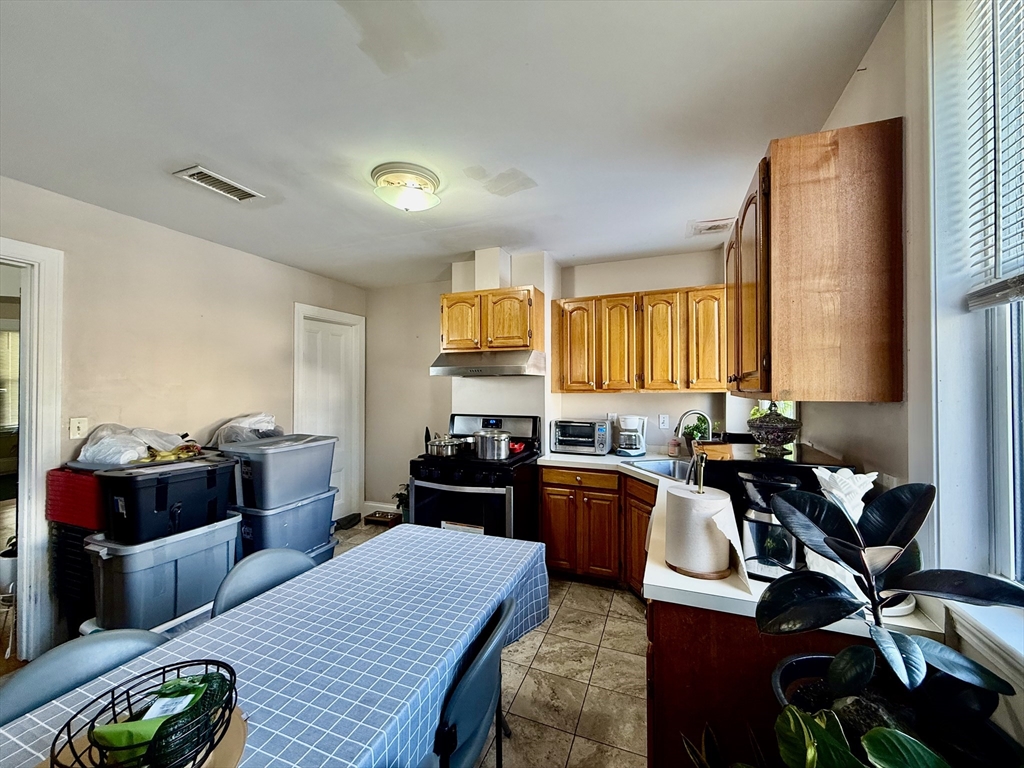 70 Holbrook Ave # 2