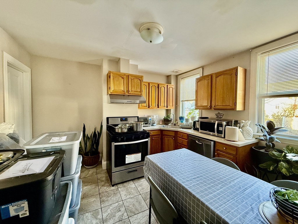 70 Holbrook Ave # 2