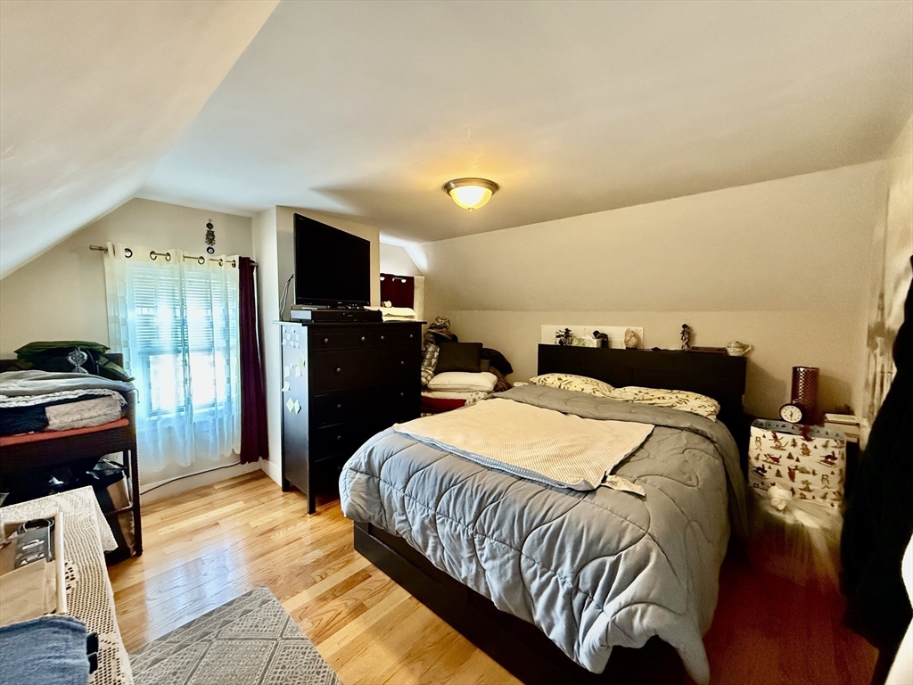 70 Holbrook Ave # 2