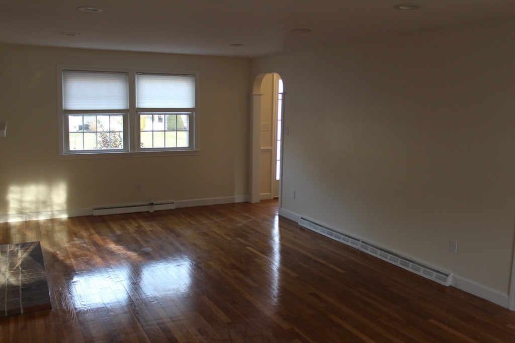 44 Maple St