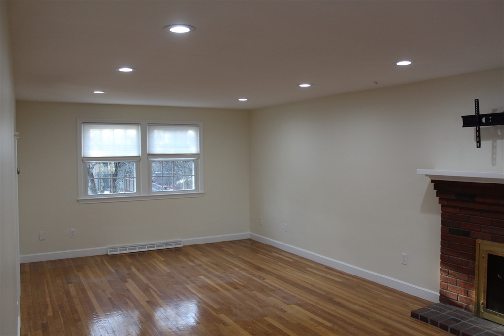 44 Maple St