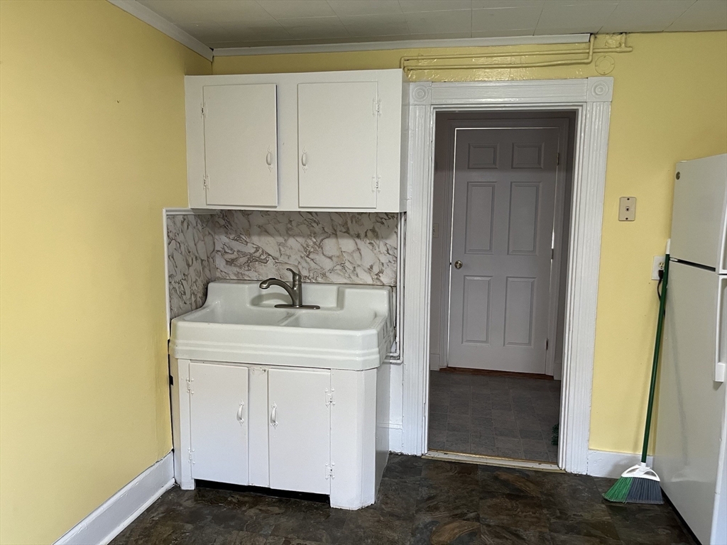 62 Edwin Street # 3