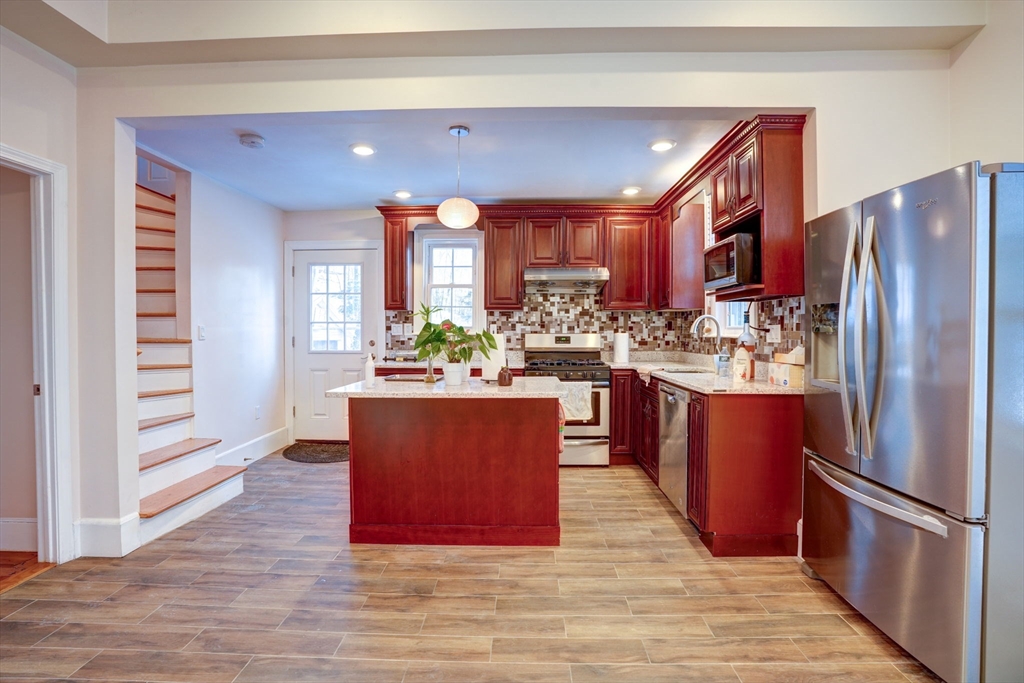 31 Rockland St Unit: 1st floor