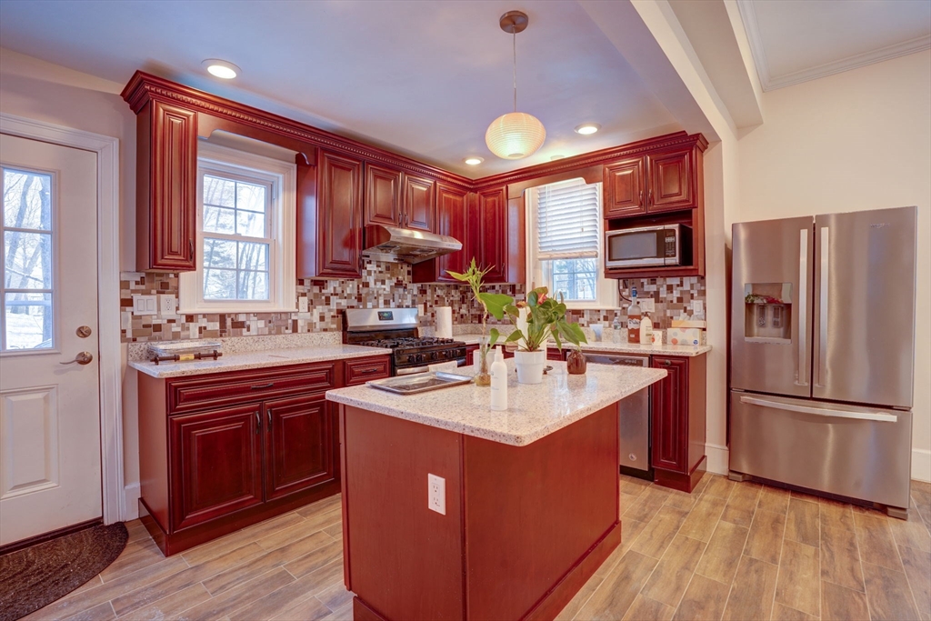31 Rockland St Unit: 1st floor