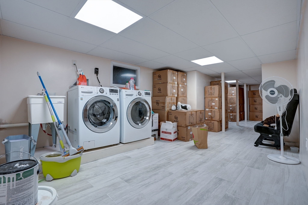 31 Rockland St Unit: 1st floor