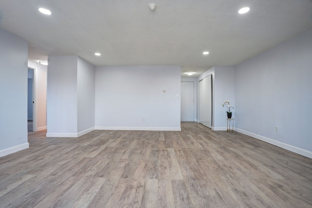 215 Winter St # 4A