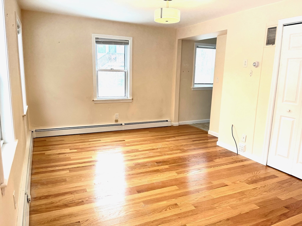 22 Mechanic St # 1