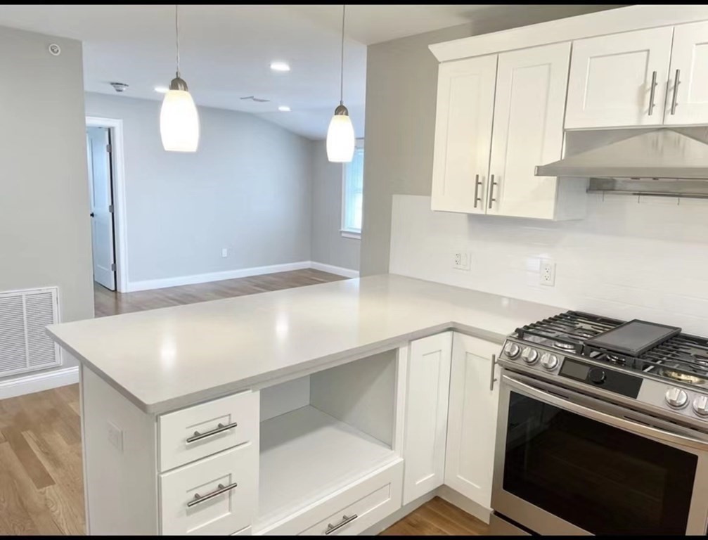 4 Wakefield Ave Unit: 6