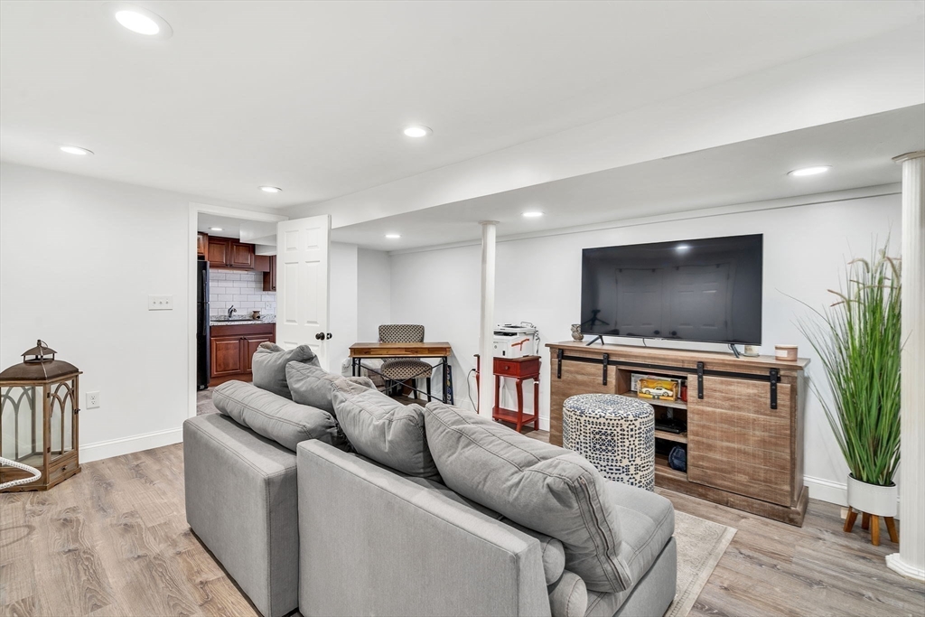 10 Briarcliff Ter