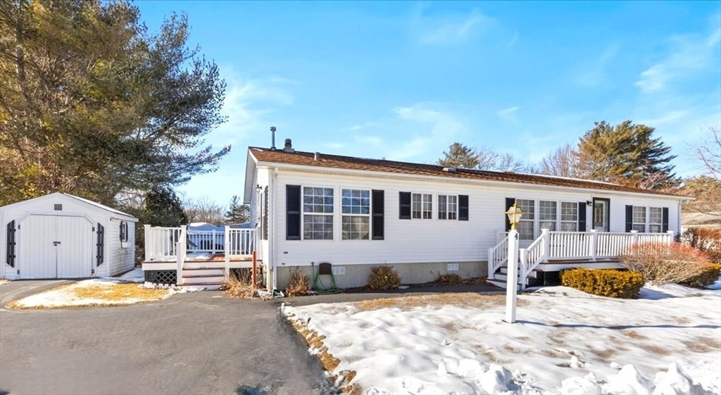4 Knollwood Dr