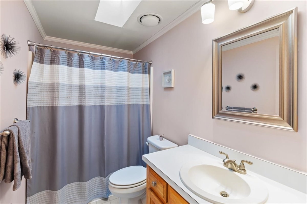 4 Knollwood Dr