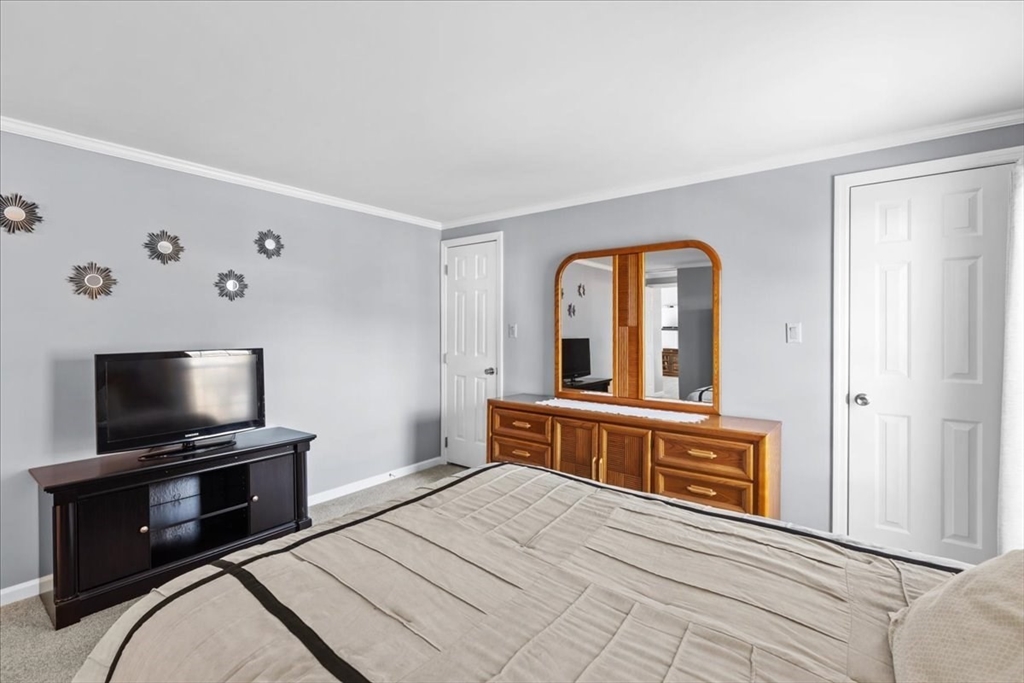 4 Knollwood Dr