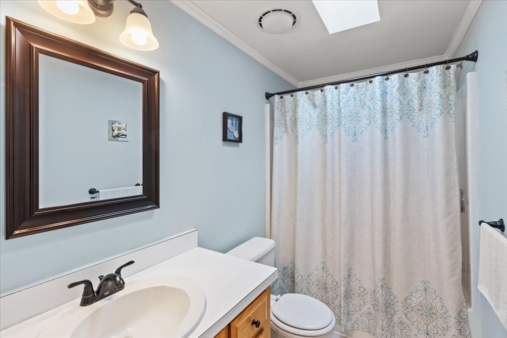 4 Knollwood Dr