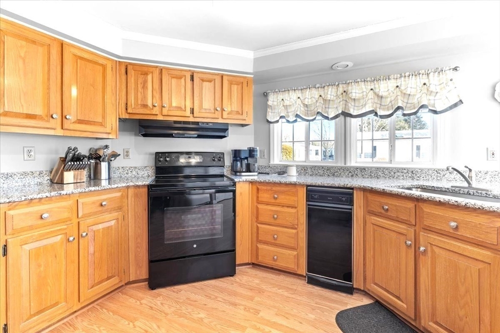 4 Knollwood Dr