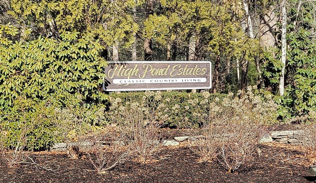 4 Knollwood Dr