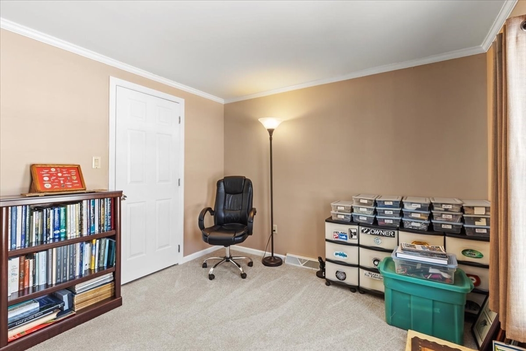 4 Knollwood Dr