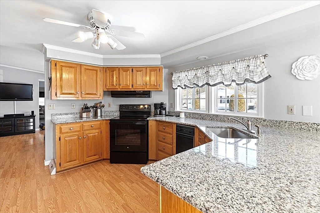 4 Knollwood Dr