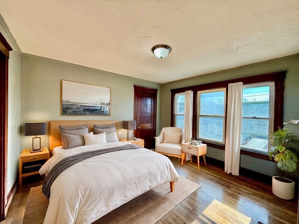 152 Fayette St # 2L