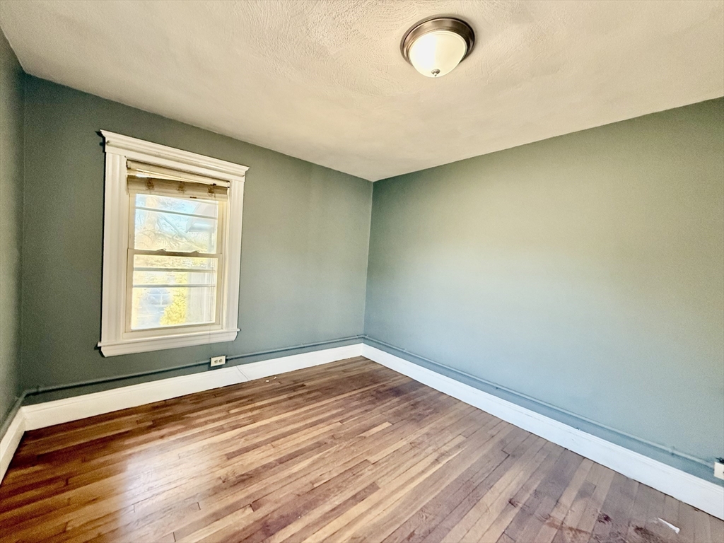 152 Fayette St # 2L