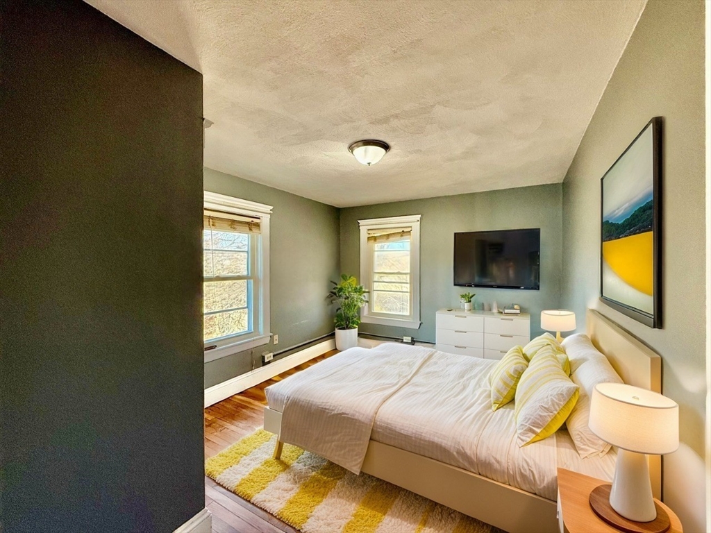 152 Fayette St # 2L