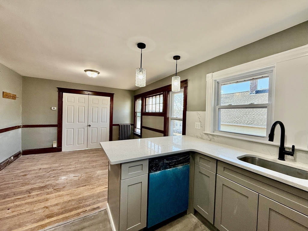152 Fayette St # 2L