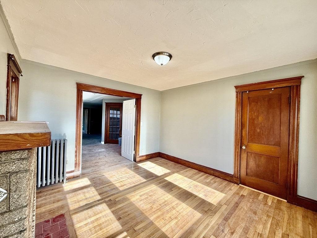 152 Fayette St # 2L