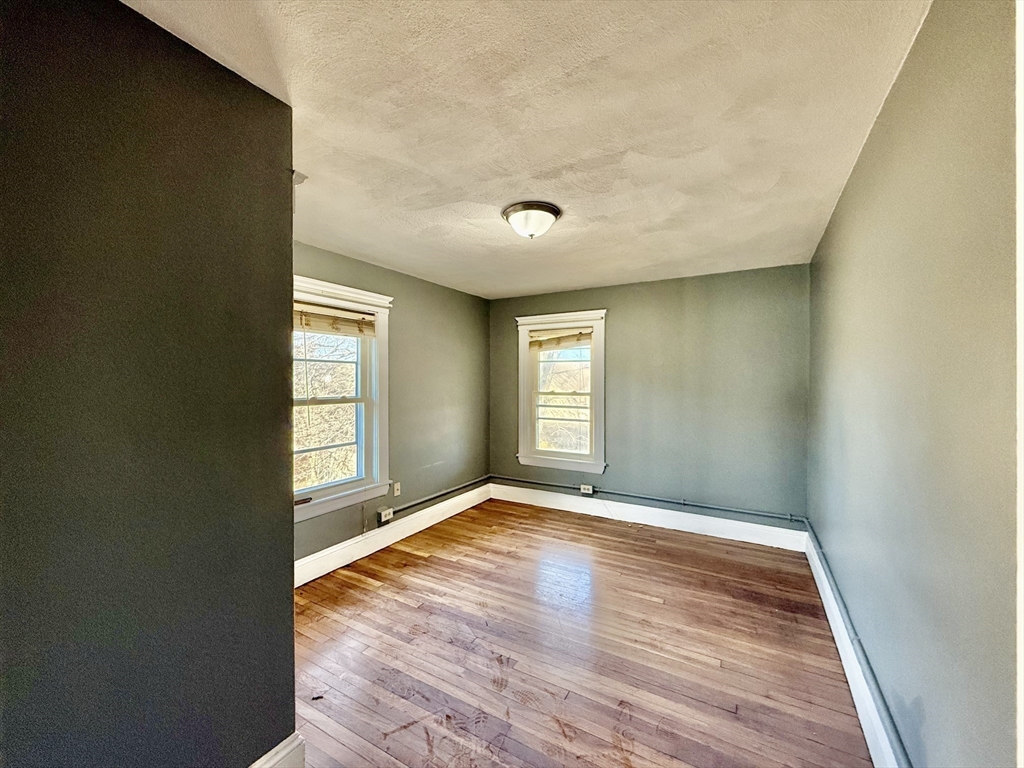 152 Fayette St # 2L