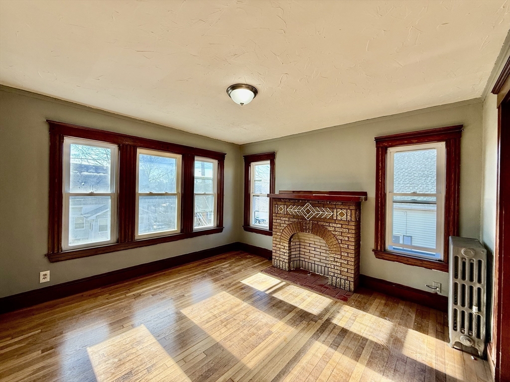 152 Fayette St # 2L