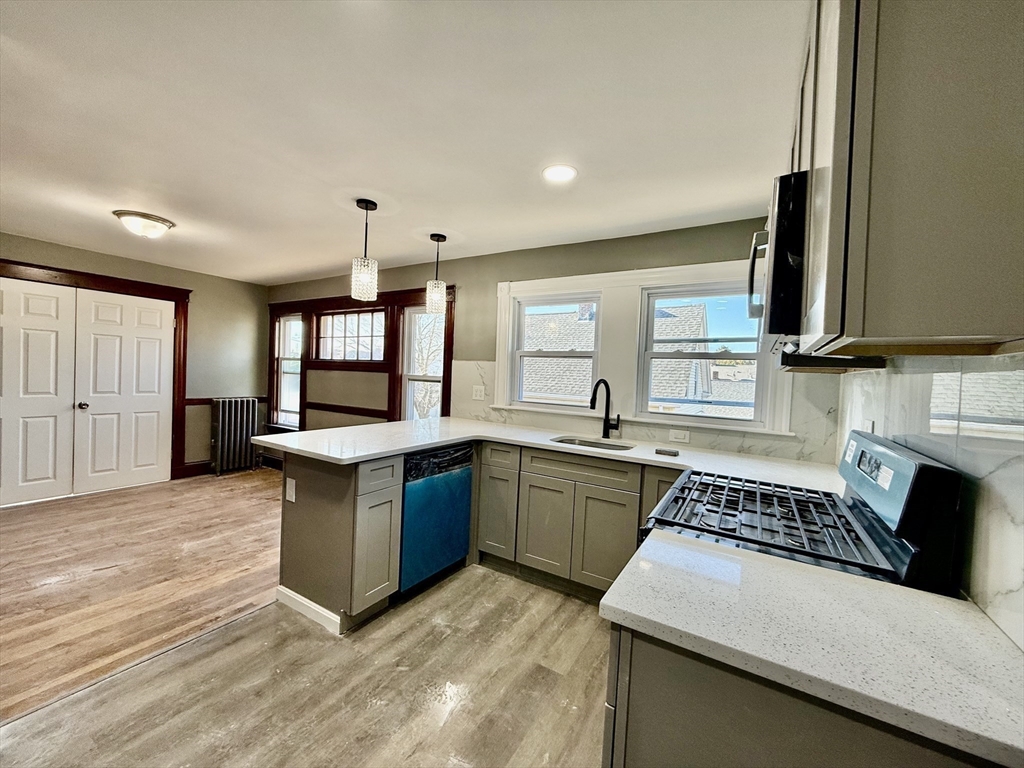 152 Fayette St # 2L