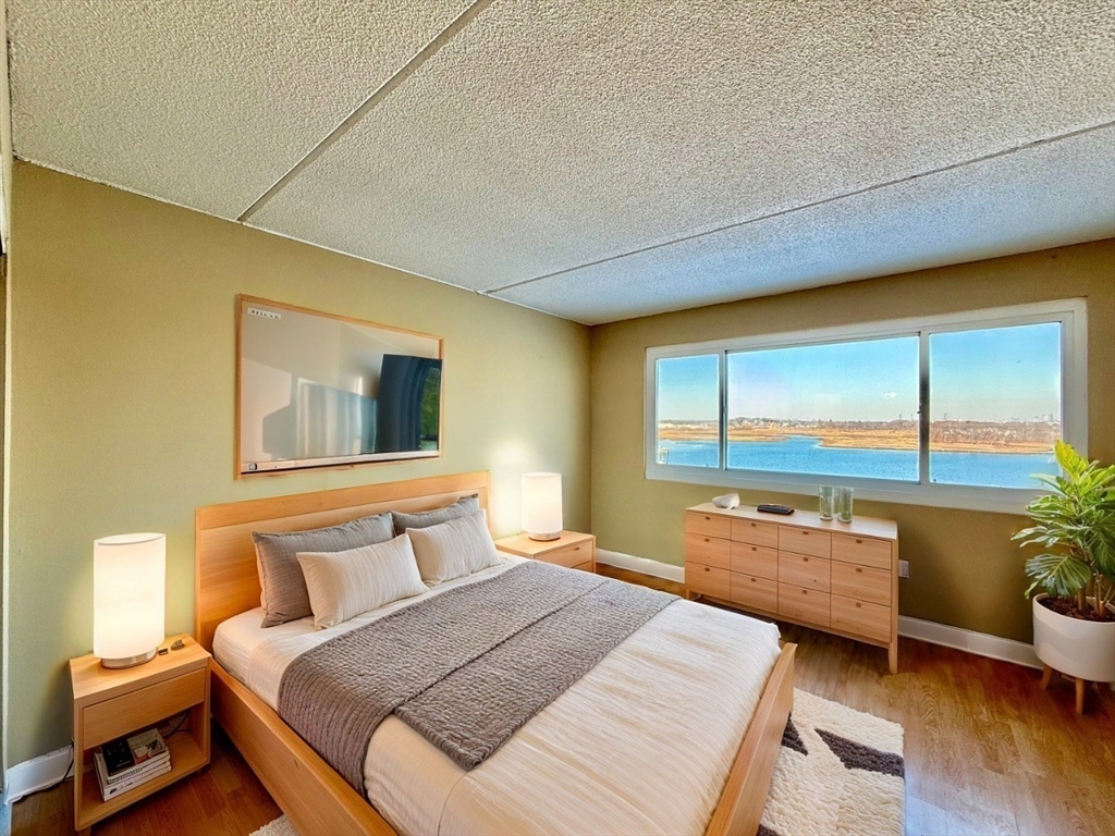 200 Cove Way # 806