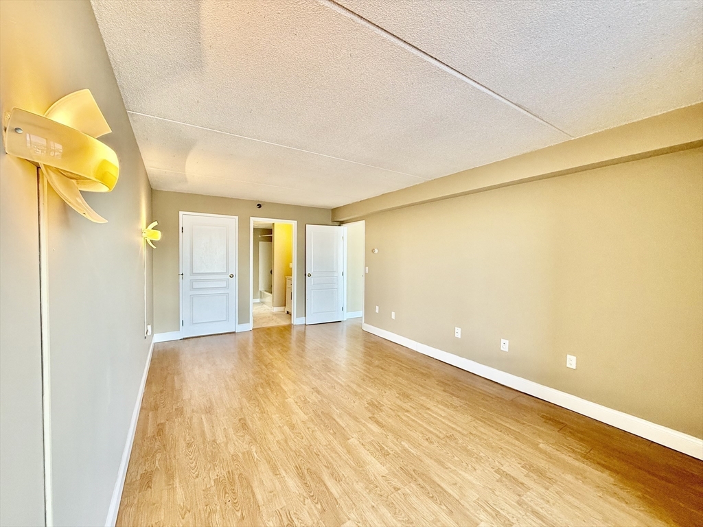 200 Cove Way # 806