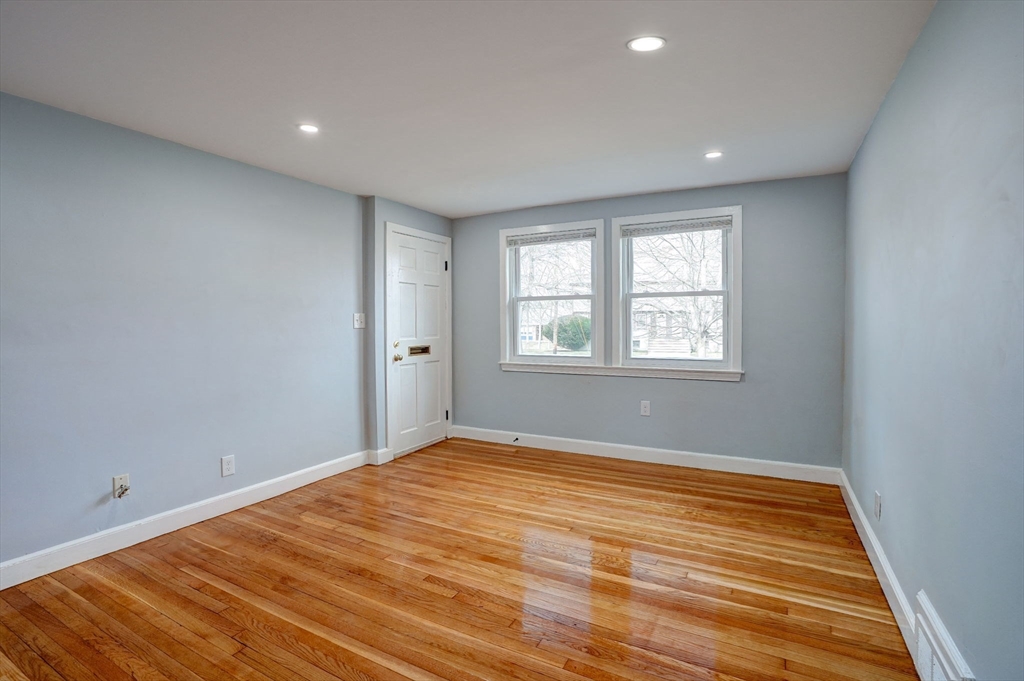 23 Langley Cir # 1