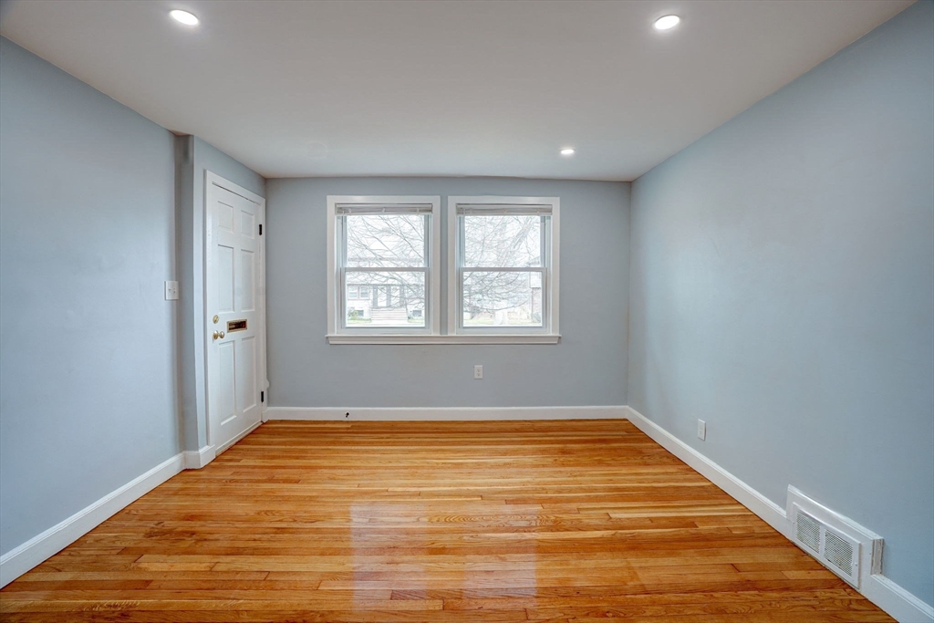 23 Langley Cir # 1
