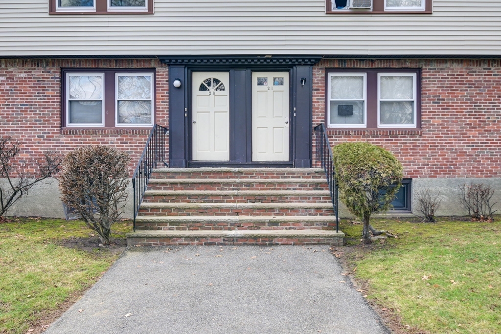 23 Langley Cir # 1