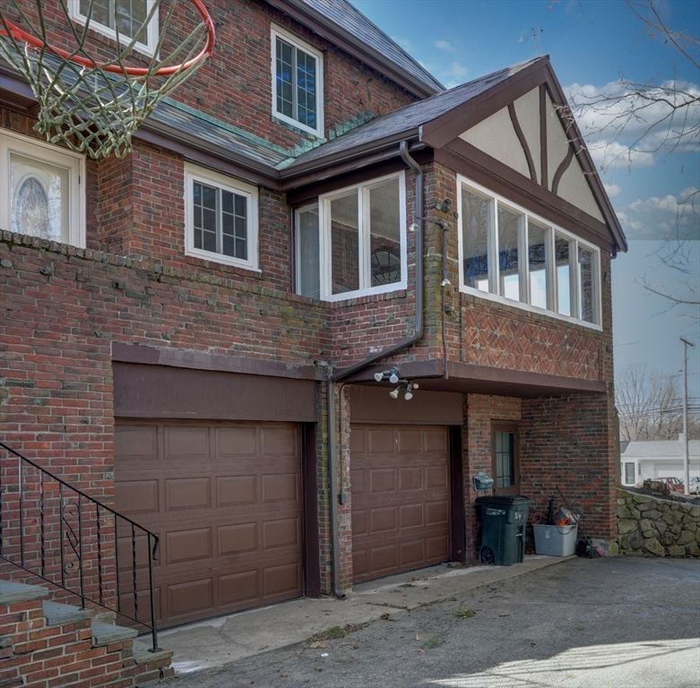 390 Adams St