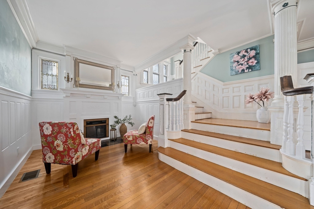 33 Whitney Rd