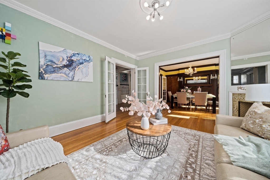33 Whitney Rd