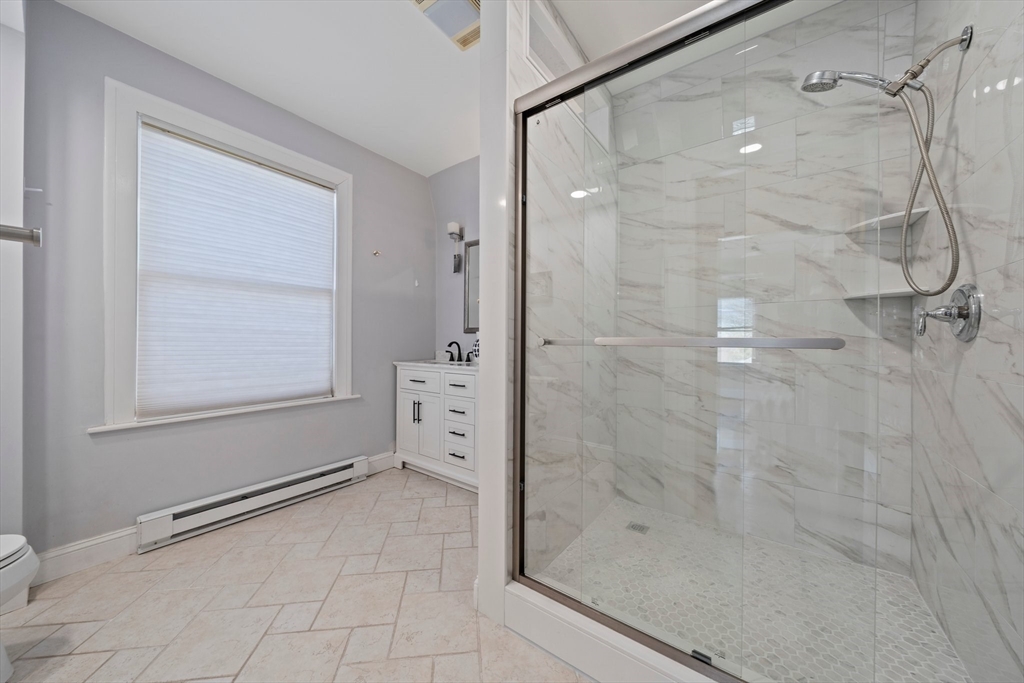 33 Whitney Rd