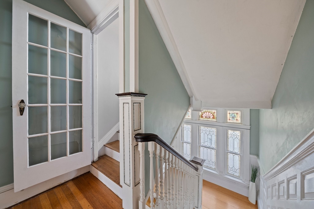 33 Whitney Rd