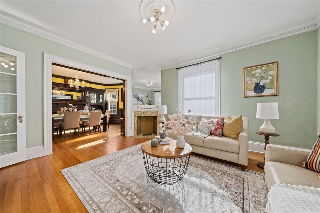 33 Whitney Rd