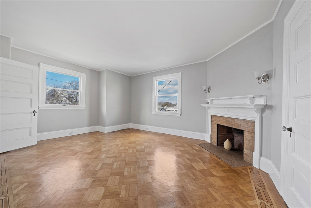 33 Whitney Rd