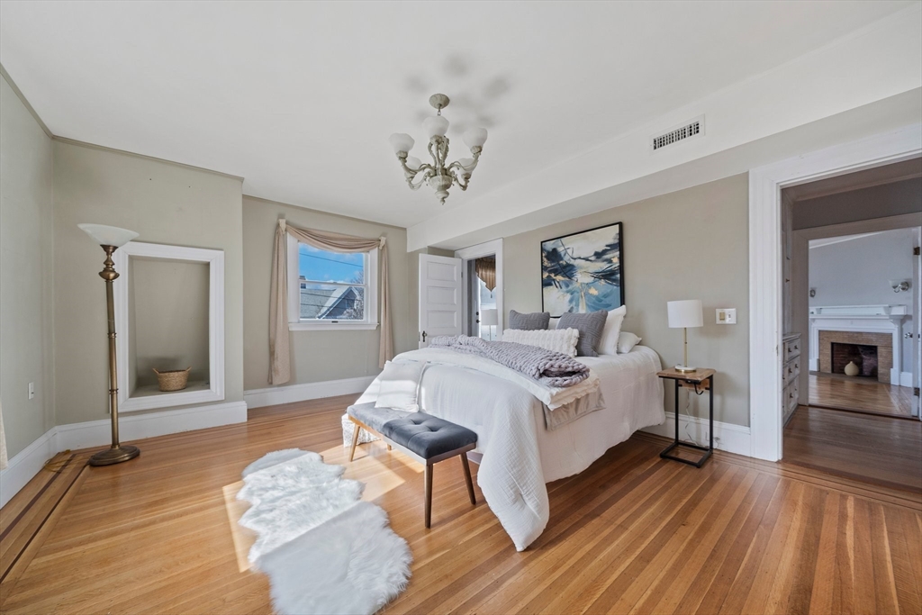 33 Whitney Rd