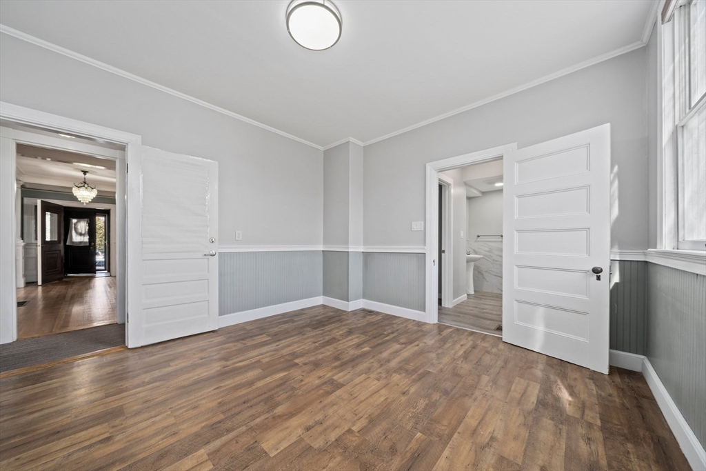 33 Whitney Rd