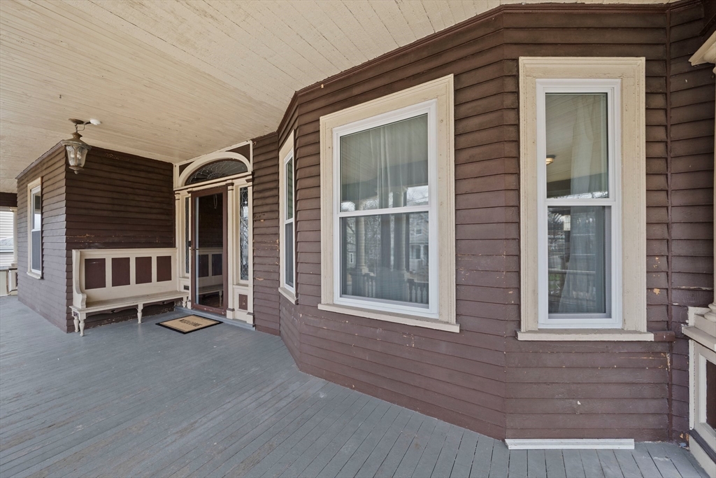 33 Whitney Rd
